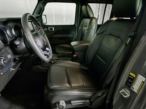 Used 2023 Jeep Wrangler Sahara image 13