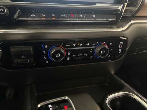 Used 2024 Chevrolet Silverado 1500 High Country AWD/4WD image 19