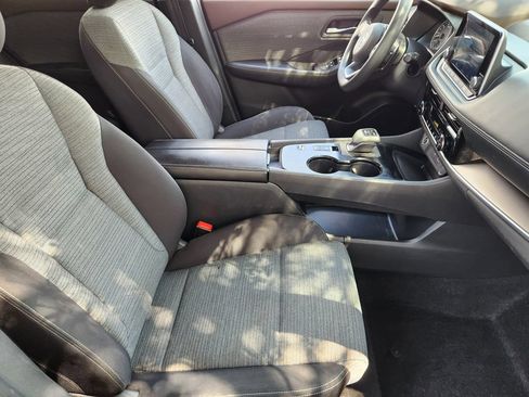 Used 2021 Nissan Rogue SV FWD image 9