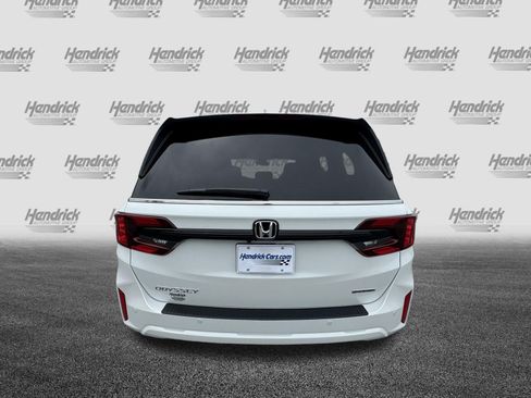New 2026 Honda Odyssey Touring image 9
