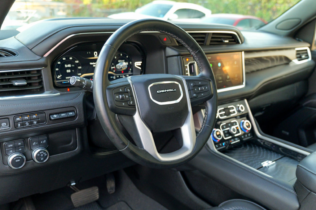 Used 2023 GMC Yukon Denali AWD/4WD image 19
