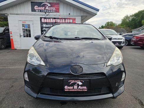 Used 2014 Toyota Prius C One FWD image 3