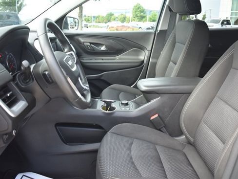 Used 2023 GMC Terrain SLE w/ Driver Convenience Package FWD image 14