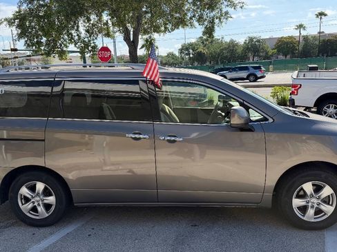 Used 2017 Nissan Quest SV FWD image 4