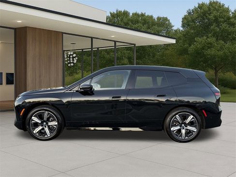 Used 2026 BMW iX xDrive45 image 12
