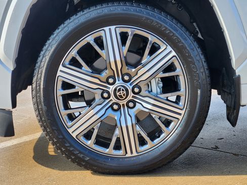 Used 2024 Toyota Sequoia Capstone image 16