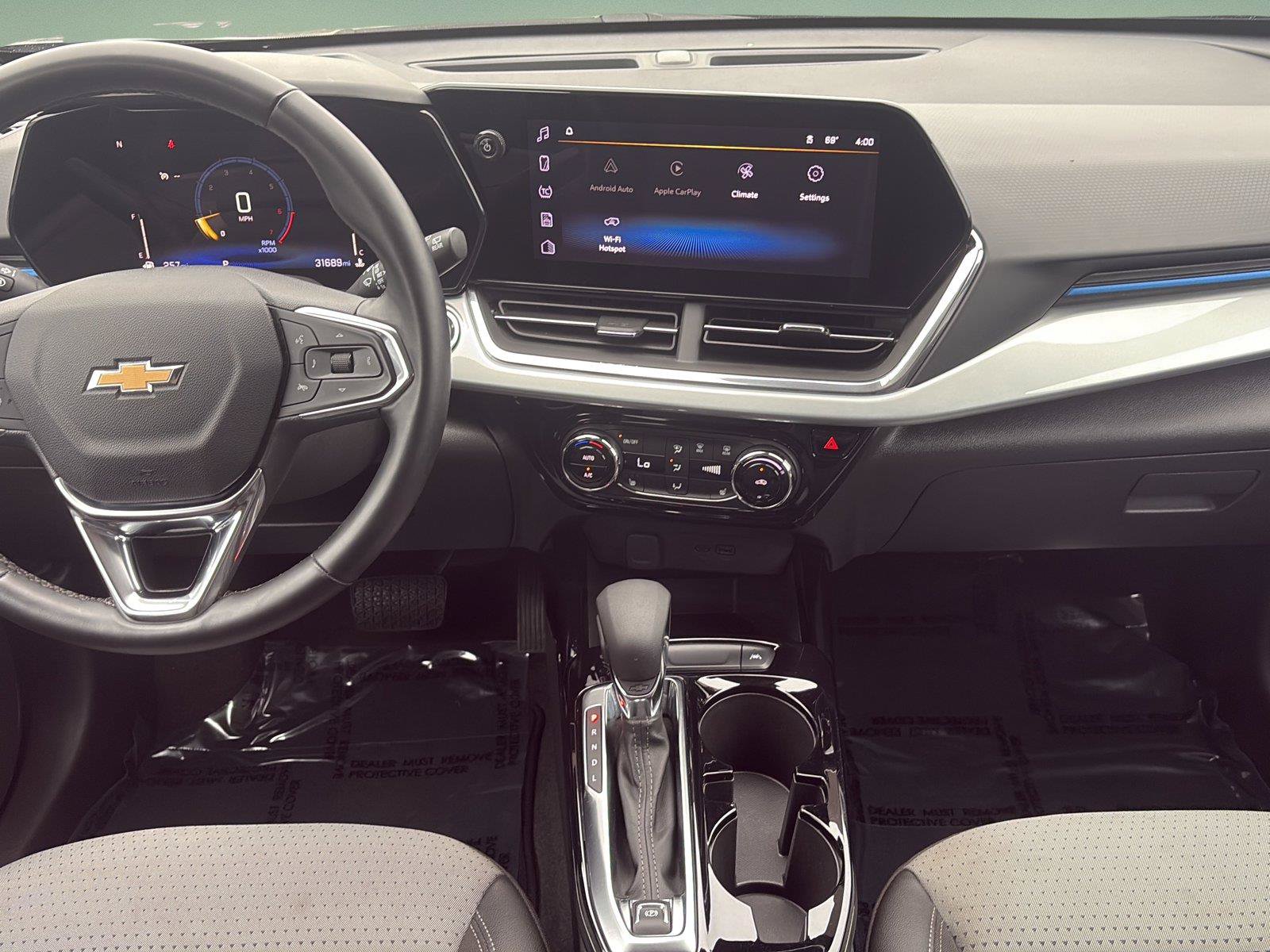 Certified 2025 Chevrolet Trax LT w/ LT Convenience Package FWD image 15