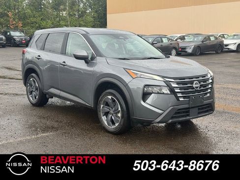 Certified 2025 Nissan Rogue SV image 1