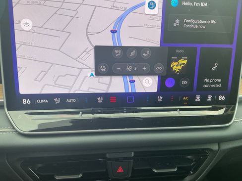 Certified 2025 Volkswagen Tiguan SEL R-Line image 21