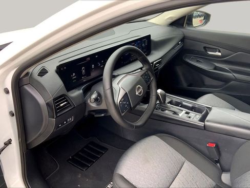 Used 2026 Nissan Sentra SV w/ SV Convenience Package FWD image 18