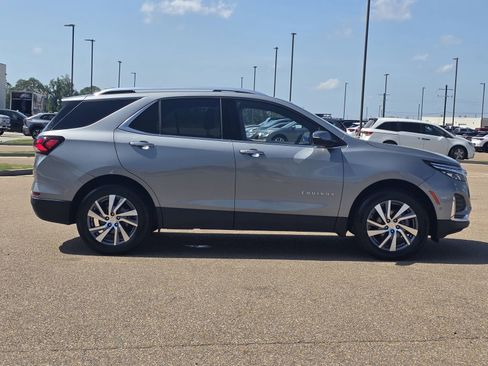 Used 2024 Chevrolet Equinox Premier AWD/4WD image 4