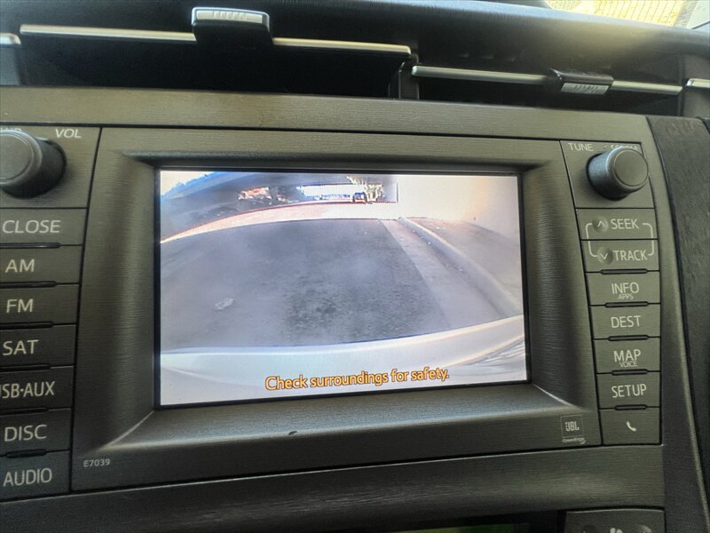 Used 2013 Toyota Prius Four w/ Deluxe Solar Roof Pkg FWD image 4