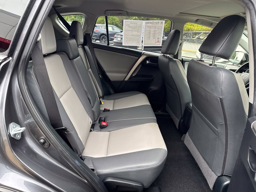 Used 2015 Toyota RAV4 Limited AWD/4WD image 31