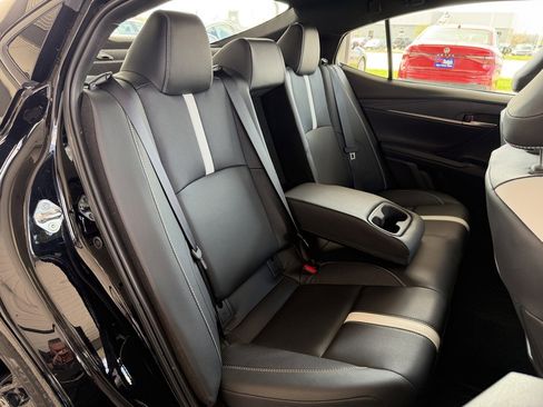 Used 2025 Toyota Camry SE w/ Multimedia Upgrade Package image 28