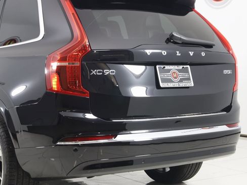 Used 2025 Volvo XC90 B5 Plus w/ Protection Package Premier image 26