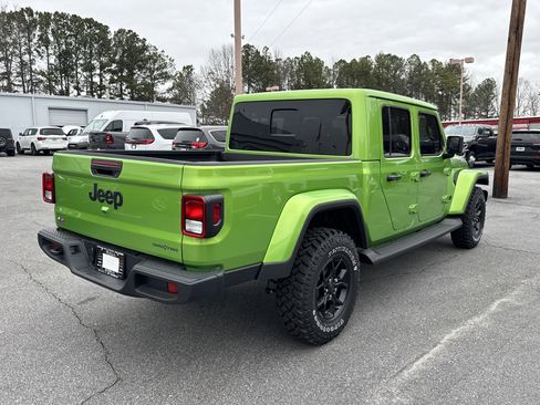 New 2025 Jeep Gladiator Sport image 6