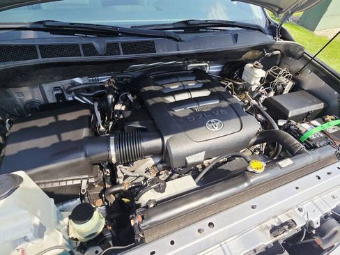 Used 2013 Toyota Sequoia Limited AWD/4WD image 44