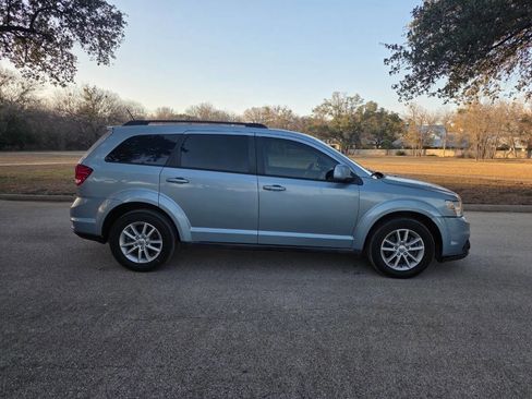 Used 2013 Dodge Journey SXT w/ Flexible Seating Group image 3