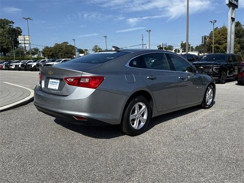 Used 2024 Chevrolet Malibu LT image 3