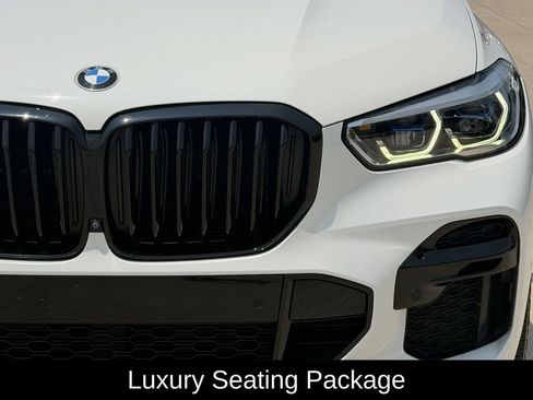 Used 2022 BMW X5 xDrive40i w/ M Sport Package AWD/4WD image 4