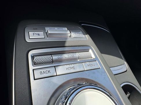 Certified 2025 Genesis GV70 3.5T Sport image 26