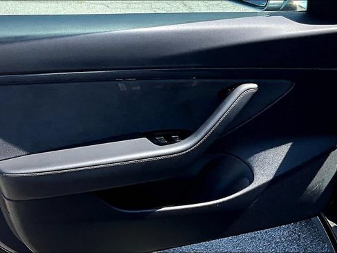 Used 2020 Tesla Model 3 Standard Range Plus RWD image 19