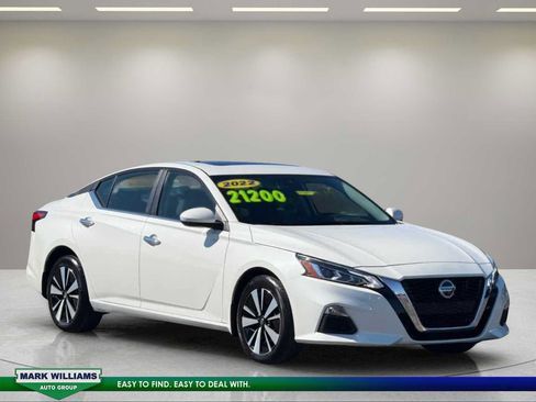 Used 2022 Nissan Altima 2.5 SV w/ SV Premium Package AWD/4WD image 12
