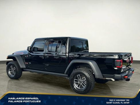 Used 2025 Jeep Gladiator Mojave w/ Safety Group AWD/4WD image 4