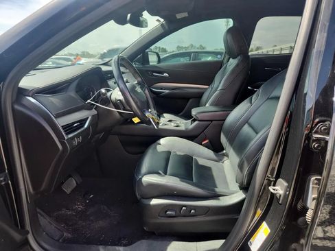 Used 2021 Cadillac XT4 Premium Luxury w/ Cold Weather Package AWD/4WD image 7