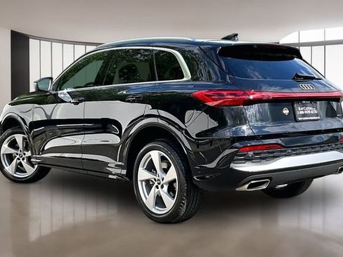 Used 2025 Audi Q5 Premium Plus w/ Premium Plus AWD/4WD image 4