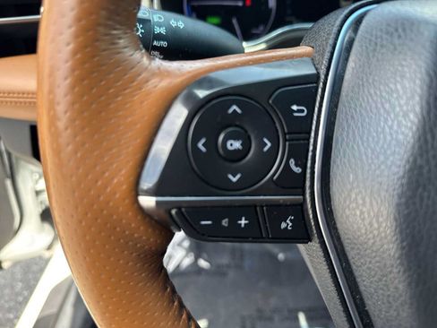 Used 2020 Toyota Avalon Limited FWD image 29
