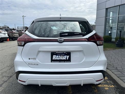 Used 2024 Nissan Kicks S image 15