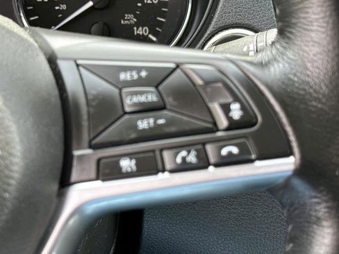 Used 2018 Nissan Rogue Sport SV w/ SV Technology Package AWD/4WD image 17