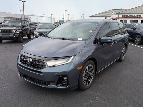 Used 2026 Honda Odyssey Elite image 3