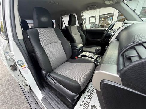 Used 2019 Toyota 4Runner SR5 AWD/4WD image 30