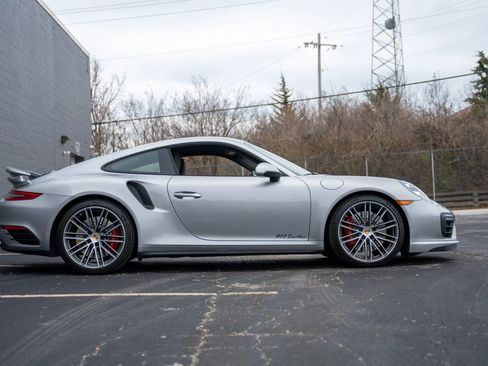 Used 2017 Porsche 911 4 Coupe image 4