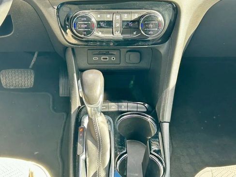 Used 2020 Buick Encore GX Essence w/ Experience Buick Package AWD/4WD image 28