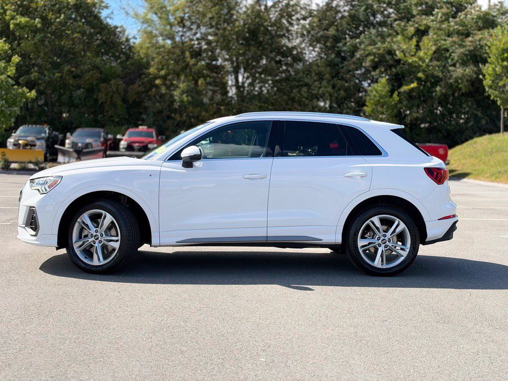 Used 2024 Audi Q3 2.0T Premium Plus AWD/4WD image 3