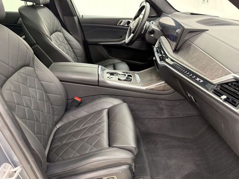Used 2023 BMW X7 xDrive40i w/ M Sport Package AWD/4WD image 25