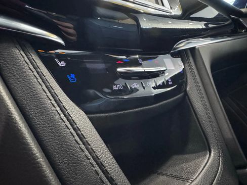 Used 2023 Cadillac XT6 Sport image 34