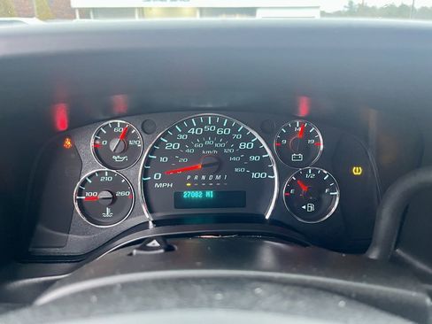 Used 2023 Chevrolet Express 2500 w/ Driver Convenience Package image 19