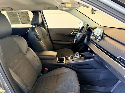 Used 2024 Mitsubishi Outlander SE AWD/4WD image 12