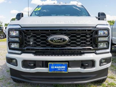 New 2026 Ford F250 Lariat w/ Black Appearance Package