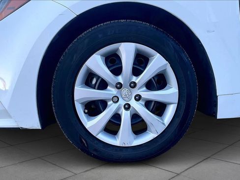 Used 2022 Toyota Corolla LE image 11