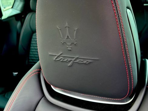 Used 2023 Maserati Levante Trofeo image 14