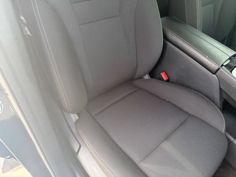 Used 2025 Nissan Rogue S FWD image 10