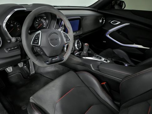 Used 2019 Chevrolet Camaro ZL1 image 21
