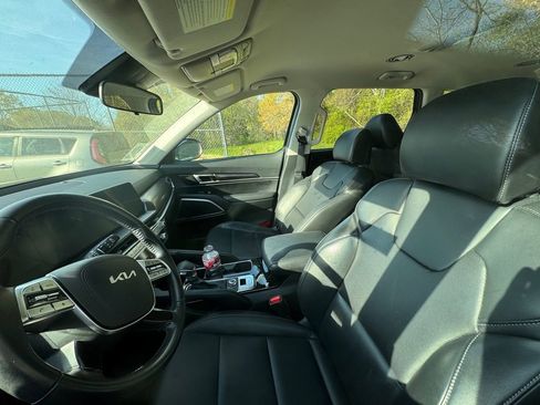 Certified 2023 Kia Telluride LX image 10