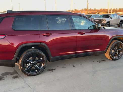 New 2025 Jeep Grand Cherokee L Altitude image 9