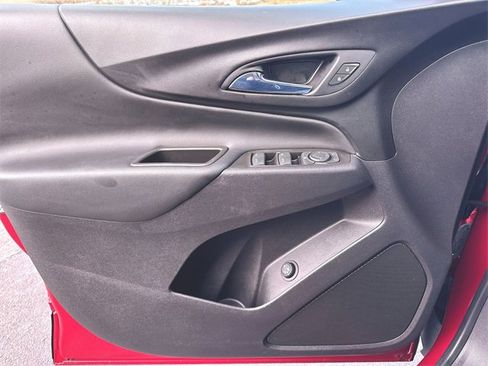 Used 2021 Chevrolet Equinox LT image 22